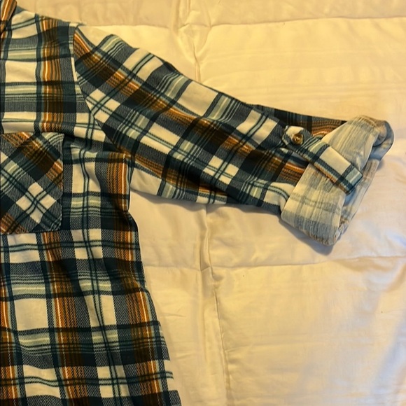 Blue and Brown Button Down Shirt with Classic Plaid Design - Picture 4 of 8